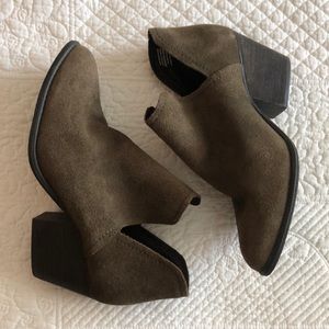 Steve Madden ankle booties